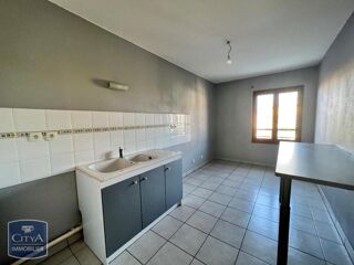  Appartement à louer 4 pièces 86 m²