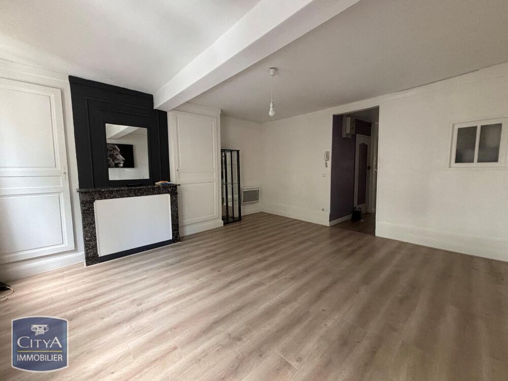 À LOUER - Charmant appartement T3 en plein centre de Cha....