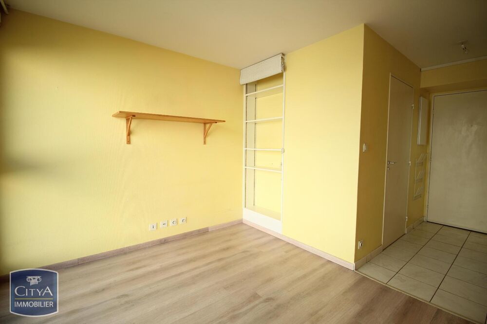 Réf. : GES75470137-77 À LOUER : Appartement T1 situé à D....