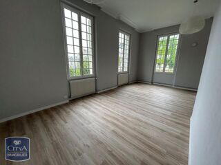  Appartement à louer 3 pièces 107 m²