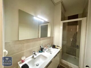  Appartement à louer 2 pièces 65 m²