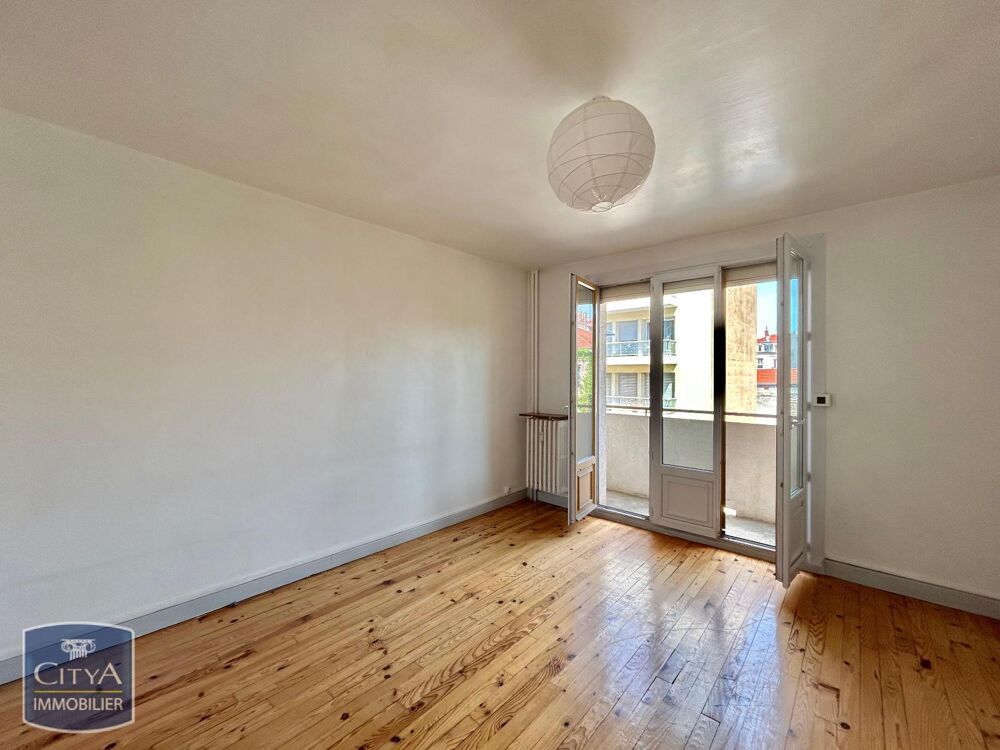 À LOUER : Découvrez ce charmant appartement T3 situé à S....