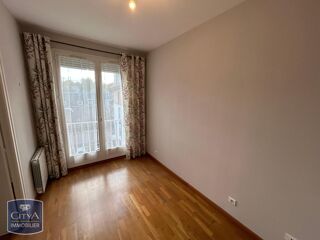  Appartement à louer 4 pièces 102 m²