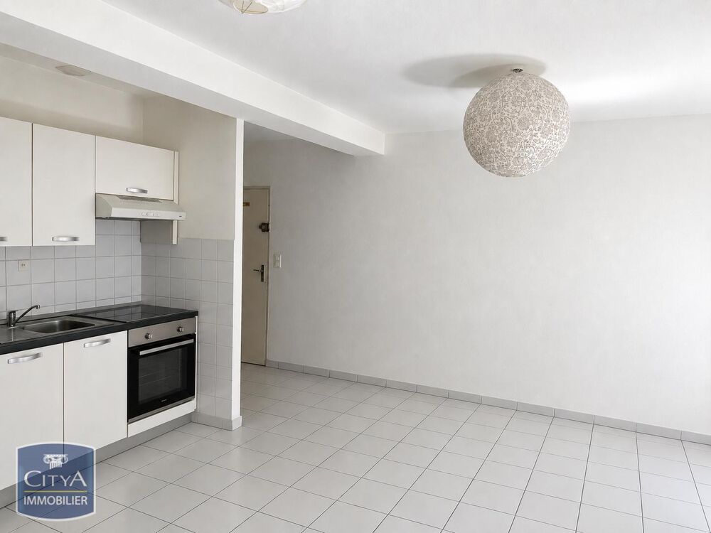 APPARTEMENT T3 - PROCHE COMMERCES - 1ER ÉTAGE Découvrez ....
