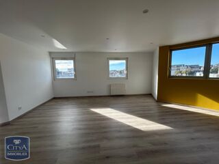  Appartement à louer 4 pièces 91 m²
