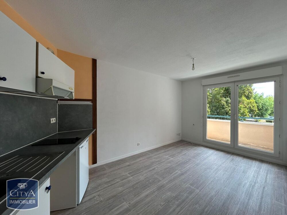 À LOUER - T2 BASSE-VILLE DE CHARTRES Appartement T2 de 3....