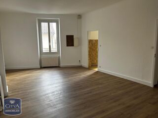  Appartement à louer 4 pièces 100 m²
