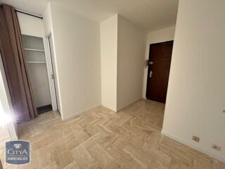  Appartement à louer 3 pièces 74 m²