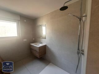  Appartement à louer 3 pièces 72 m²