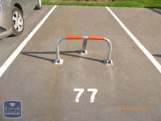  Parking / Garage à louer 