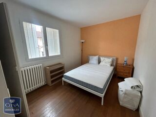  Appartement à louer 4 pièces 82 m²