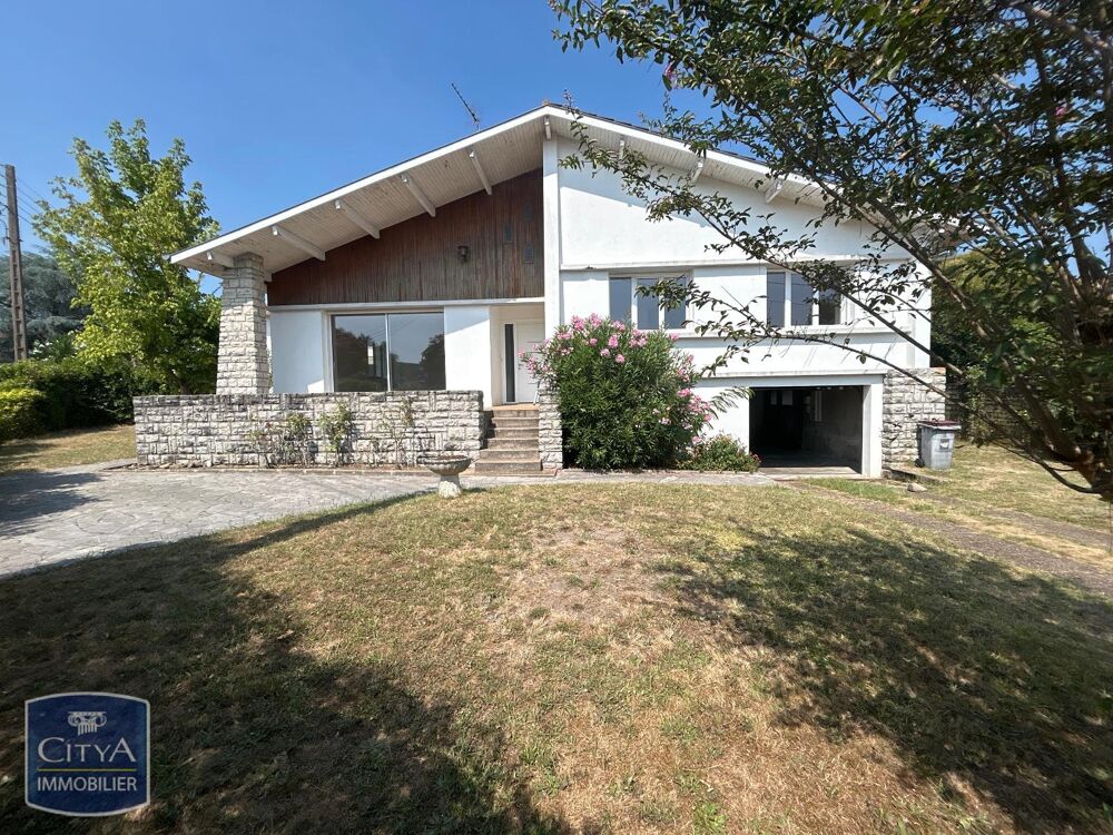 A LOUER Charmante maison de type T5 située dans le quart....
