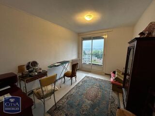  Appartement à louer 5 pièces 111 m²