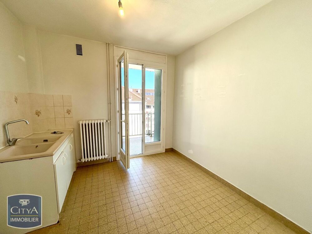EXCLUSIVITÉ - EN TRÈS BON ÉTAT GÉNÉRAL En location : dan....