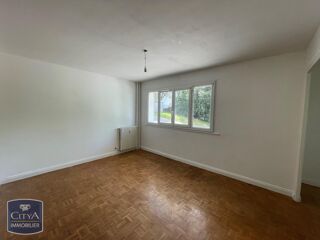  Appartement à louer 4 pièces 65 m²