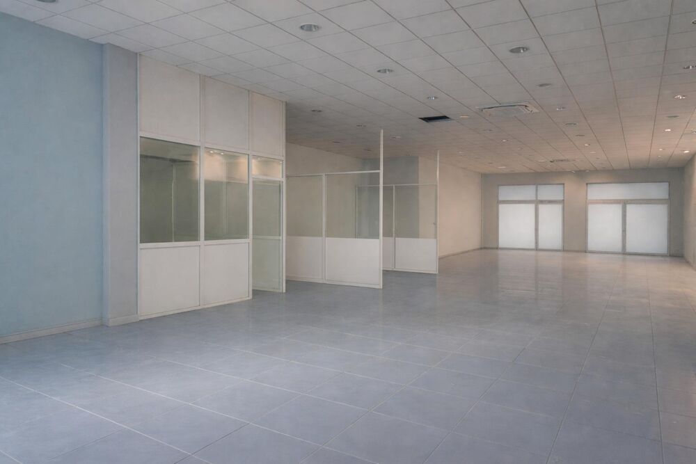   Location / Local Commercial 