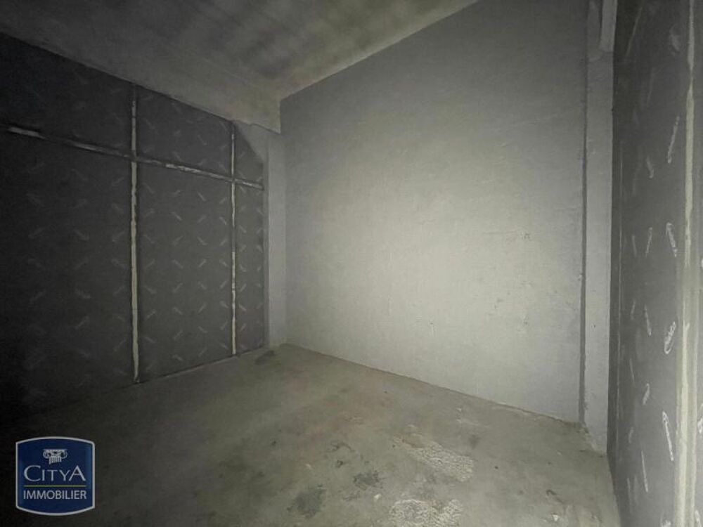 location Parking / Garage Orange (84100)