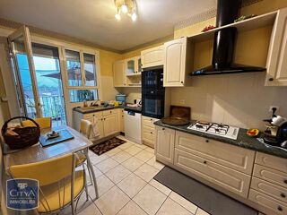  Appartement à louer 5 pièces 111 m²