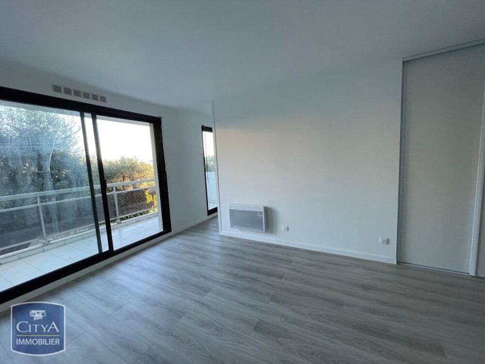 location Appartement - 1 pièce(s) - 33 m² Saint-Laurent-du-Var (06700)