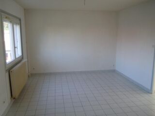  Appartement à louer 4 pièces 75 m²