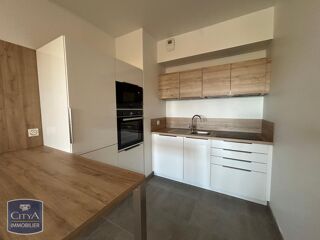  Appartement à louer 3 pièces 79 m²