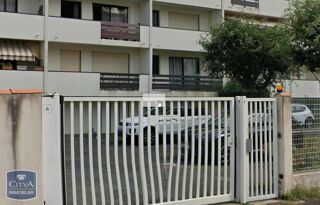  Parking / Garage à louer 