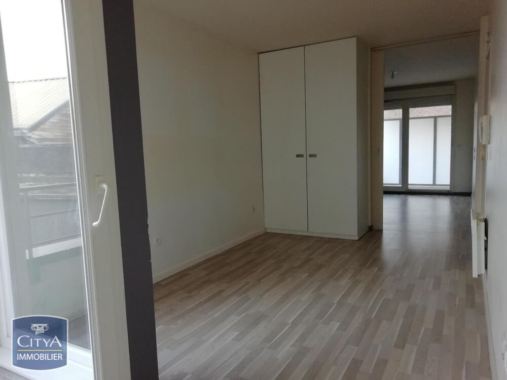 À LOUER : Appartement rénové T2 situé à Lille. L'apparte....