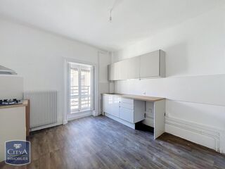  Appartement à louer 4 pièces 112 m²