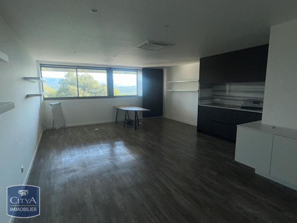  Location / Local Commercial Saint-Raphaël (83700)