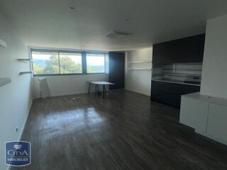  Location / Local Commercial Saint-Raphaël (83700)