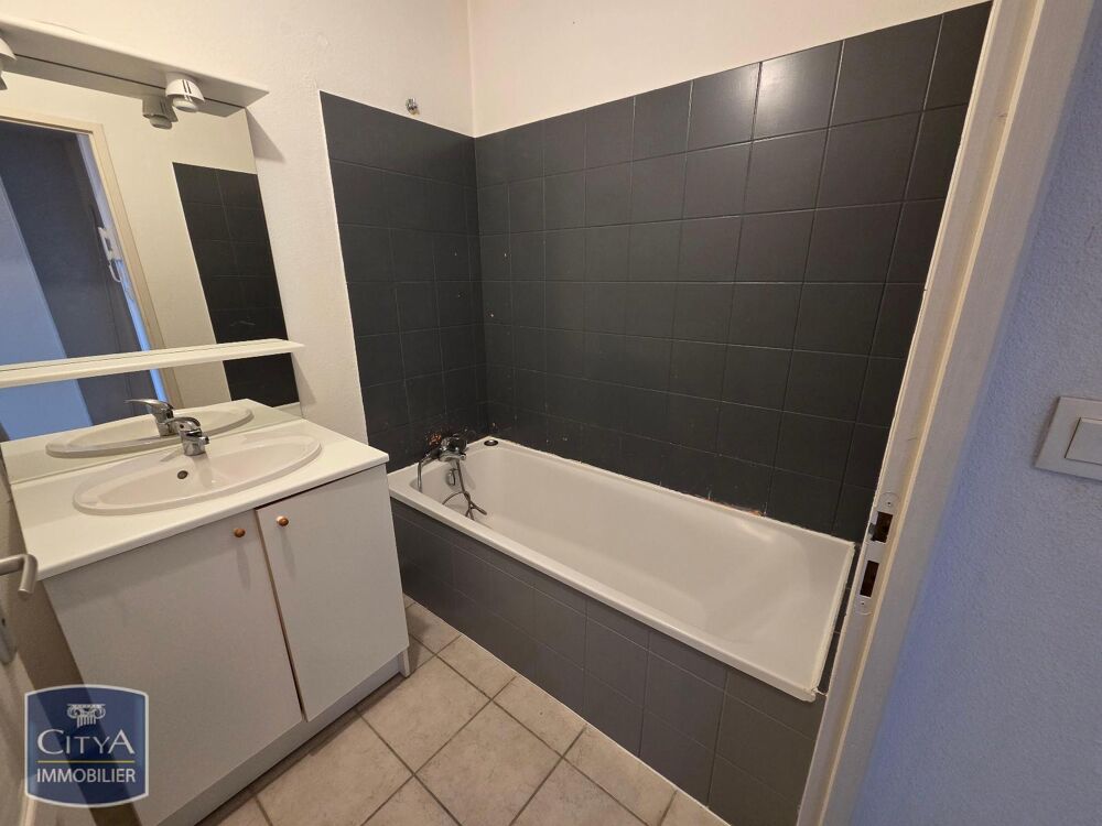 À LOUER : Appartement T3 situé rue de Bizaleix à Issoire....
