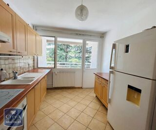  Appartement à louer 3 pièces 68 m²