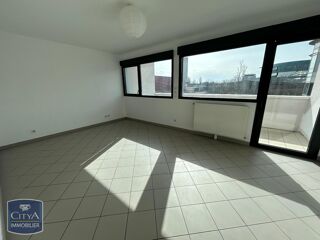  Appartement à louer 4 pièces 89 m²