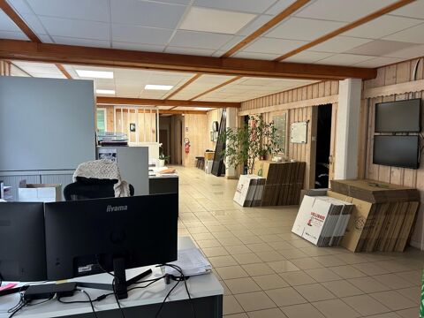 A LOUER GRAND LOCAL COMMERCIAL 200 M&sup2; AVEC PARKINGS M... 3360 25200 Montbeliard