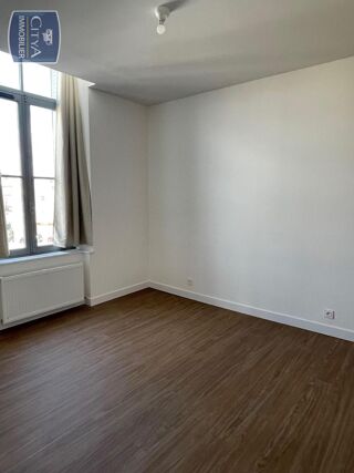 Appartement à louer 4 pièces 116 m²