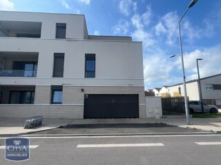  Parking / Garage à louer 