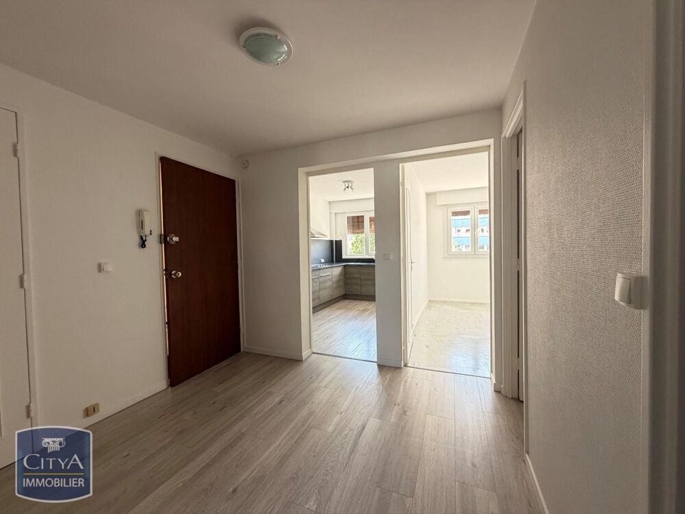 À LOUER : Appartement T3 situé à Arras, dans le départem....