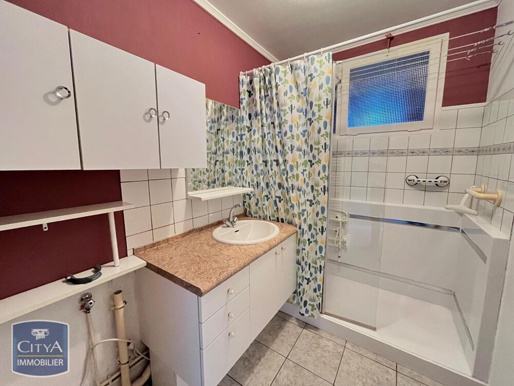 À LOUER : Découvrez cet appartement spacieux et lumineux....