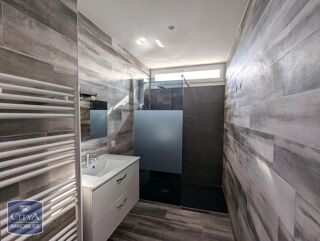  Appartement à louer 3 pièces 71 m²
