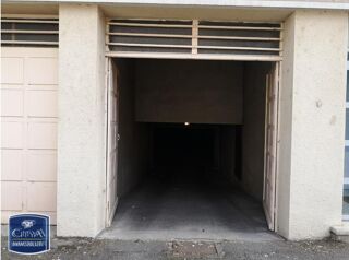 Parking / Garage à louer 