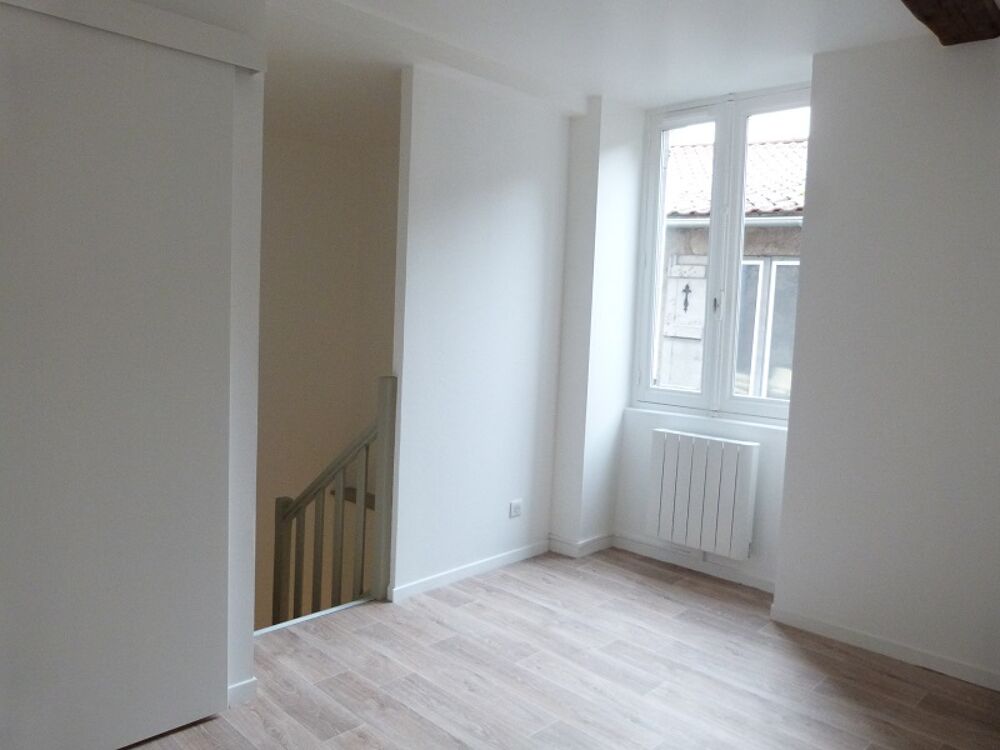 À LOUER : Appartement T2 situé à Volvic, dans le départe....