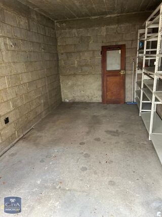  Parking / Garage � louer 
