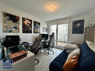  Appartement à louer 4 pièces 77 m²