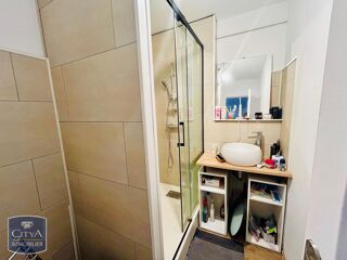  Appartement à louer 4 pièces 80 m²