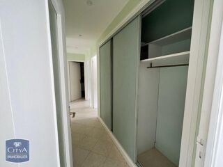  Appartement à louer 4 pièces 86 m²