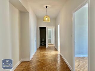  Appartement à louer 3 pièces 83 m²