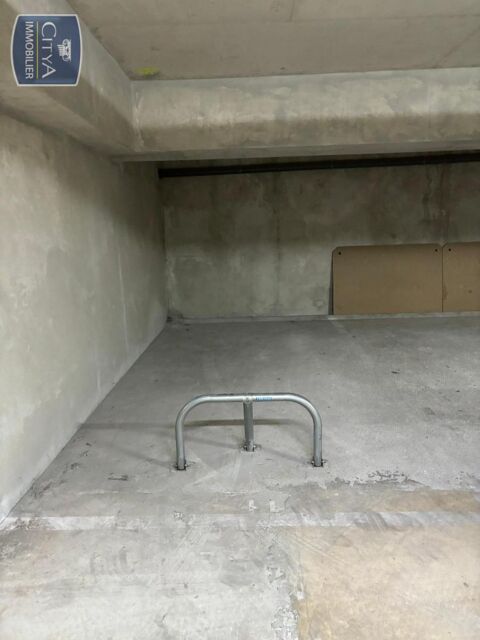  Parking / Garage � louer 