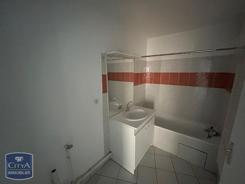 À LOUER : Appartement T3 situé à Orthez, dans le départe....