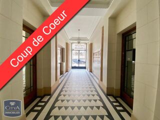  Appartement à louer 5 pièces 168 m²