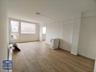  Appartement à louer 4 pièces 74 m²